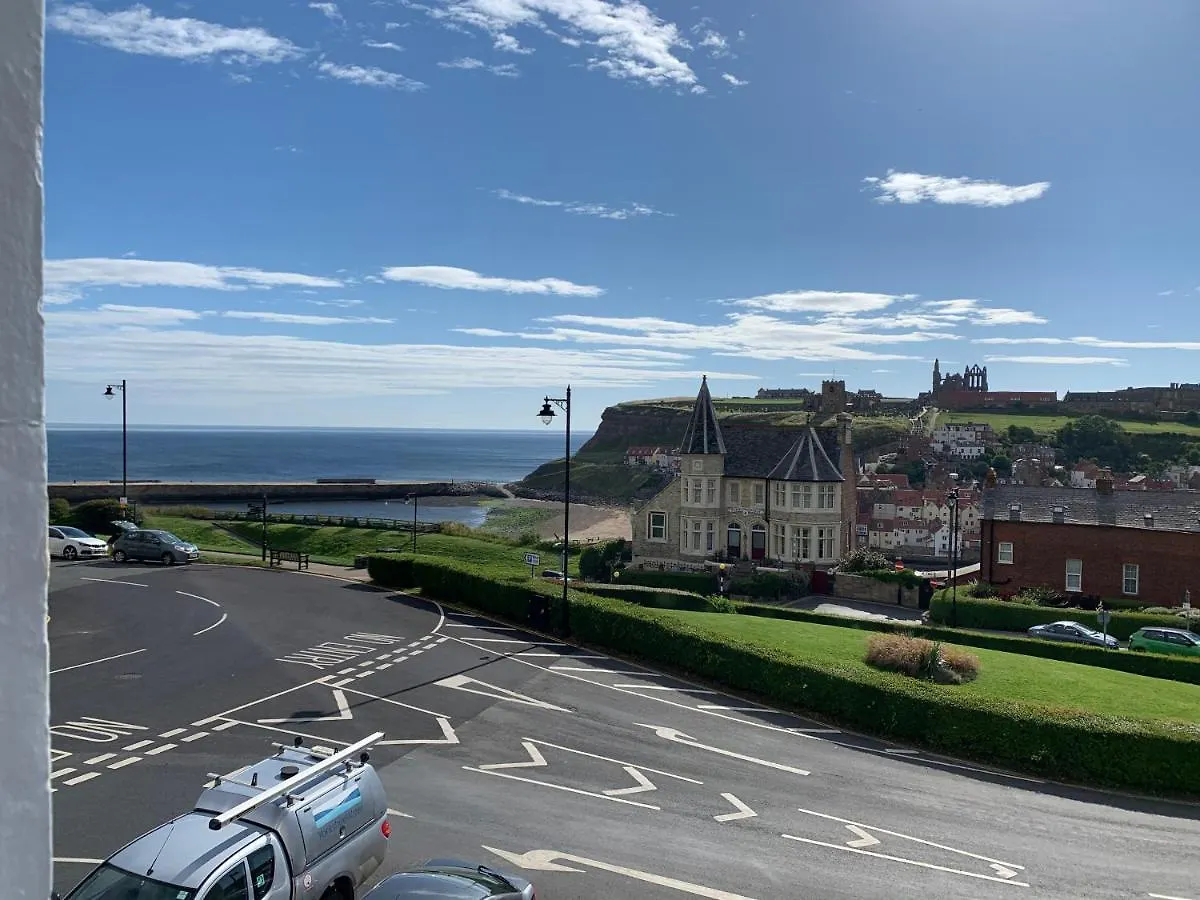 Khyber Mount Guest House Whitby