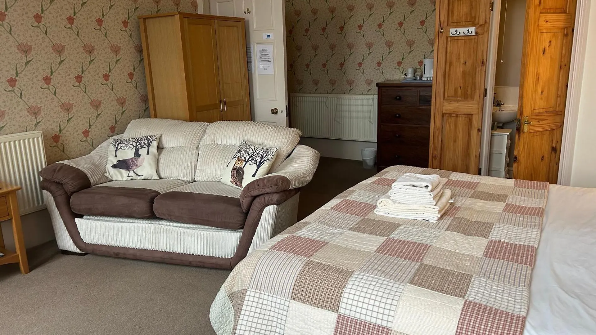 Khyber Mount Guest House Whitby