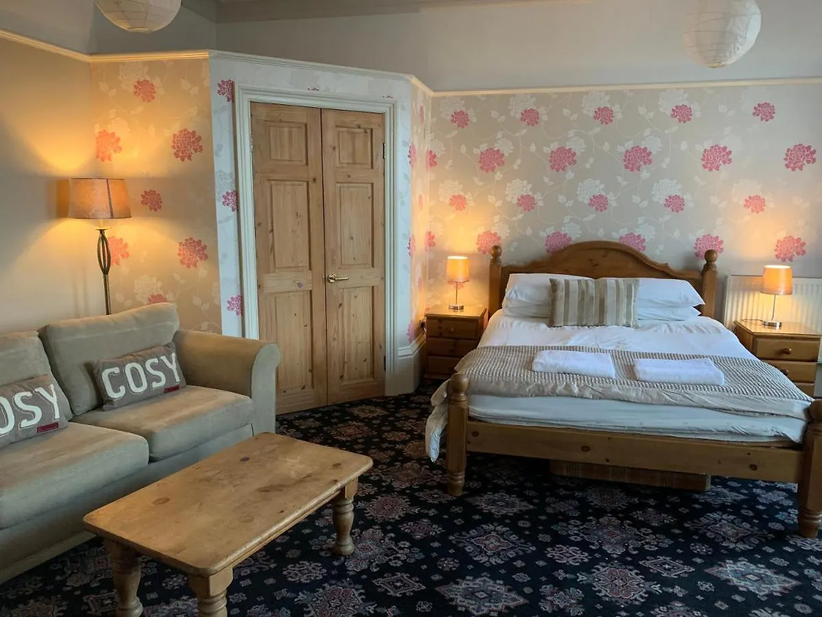 Khyber Mount Guest House Whitby