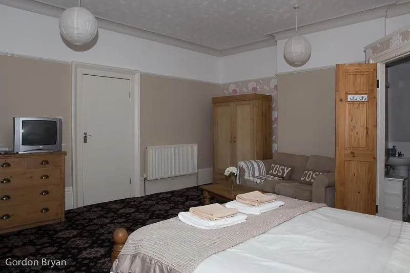 Khyber Mount Guest House Whitby 0*,